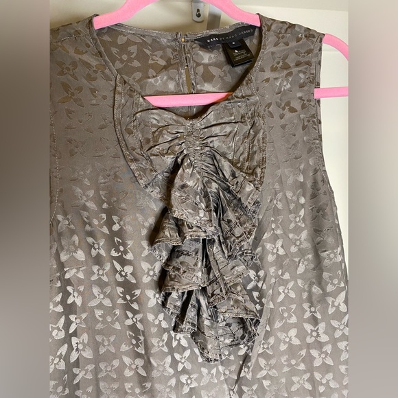 Sleeveless Top - Picture 3 of 6